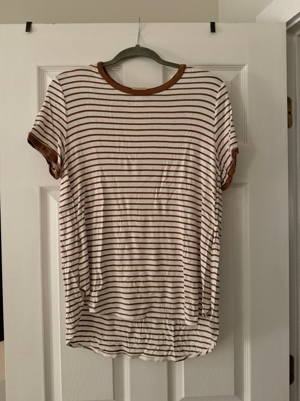 Mossimo Supply Co. White and Brown Striped Short Sleeve Tee